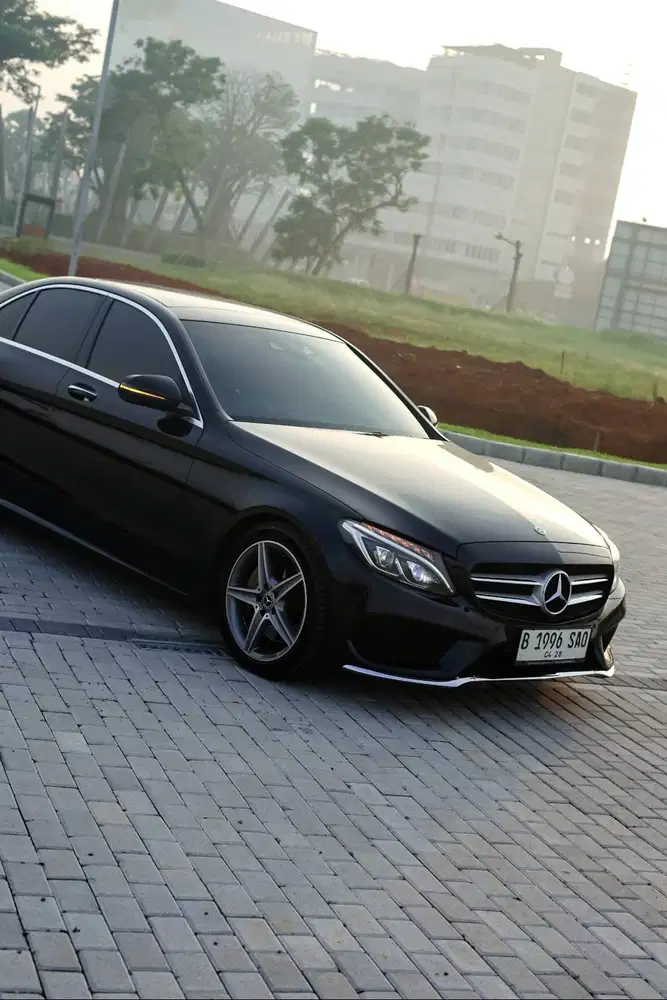 Pristine Condition C300 AMG Full Option