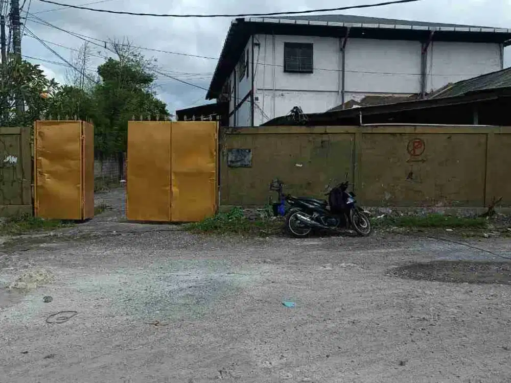 Gudang strategis akses tronton Cargo Ubung Denpasar