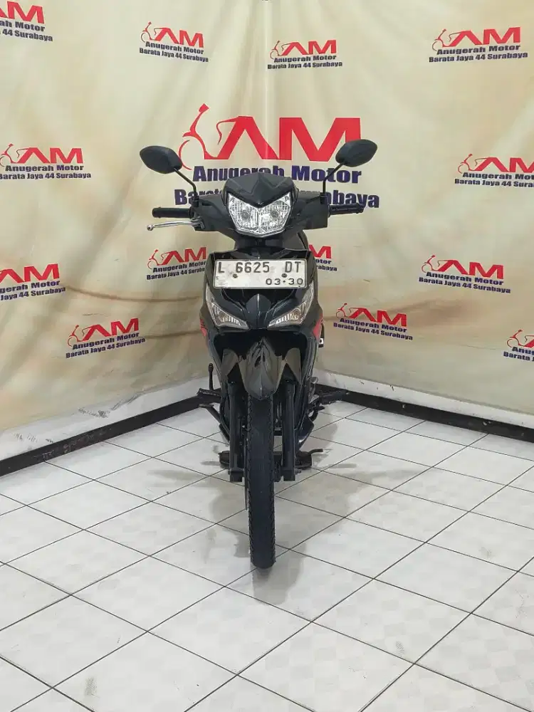 Honda supra x 125 fi Tahun 2015 warna hitam