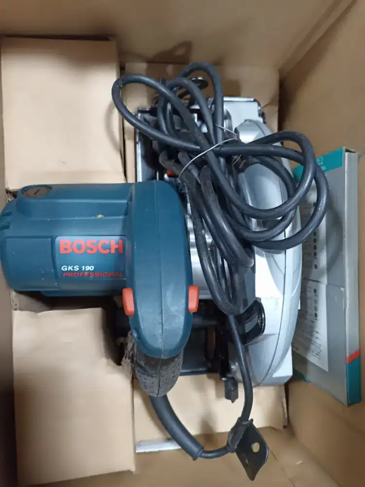 Bosch Gergaji sirkular/ circular saw GKS 190