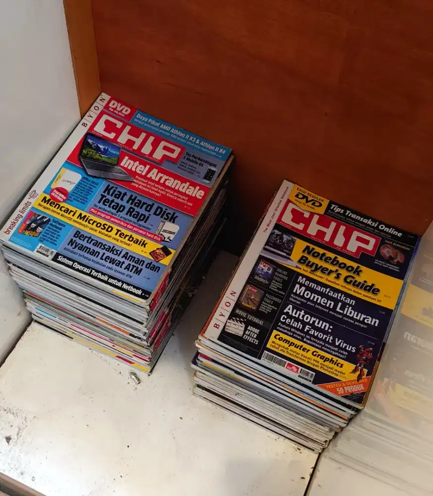 Koleksi majalah CHIPS dari taun 1999 sampai 2004