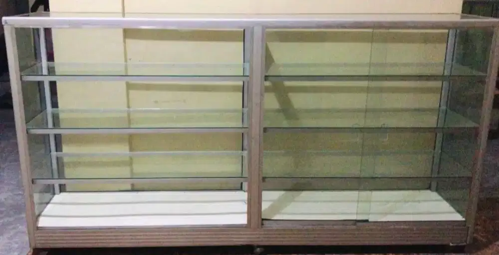 Etalase Bekas lebar 2meter