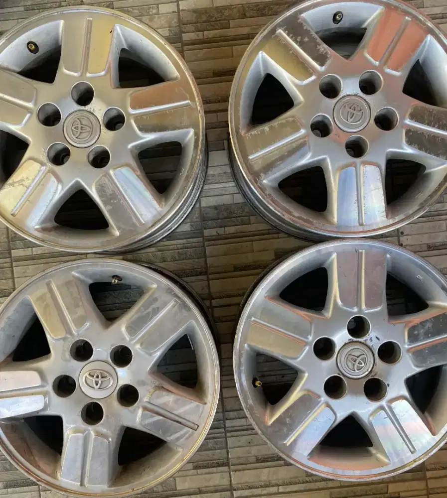 Dijual velg oem innova r15