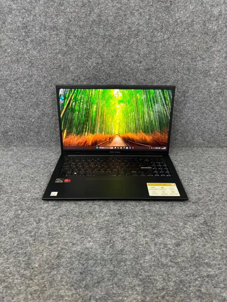 LAPTOP ASUS VIVOBOOK E1504F AMD RYZEN 3 - 7320U 8GB/256GB OLED LIKENEW