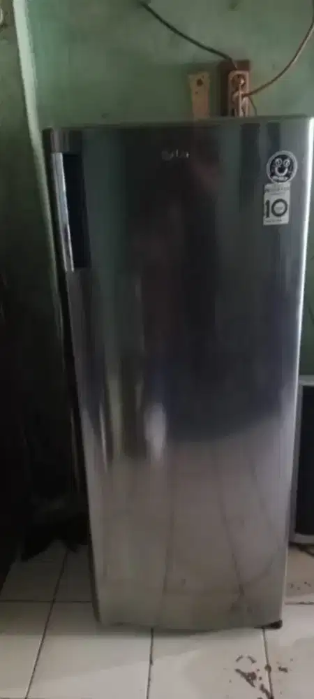 KULKAS FREZER MERK LG 1 PINTU