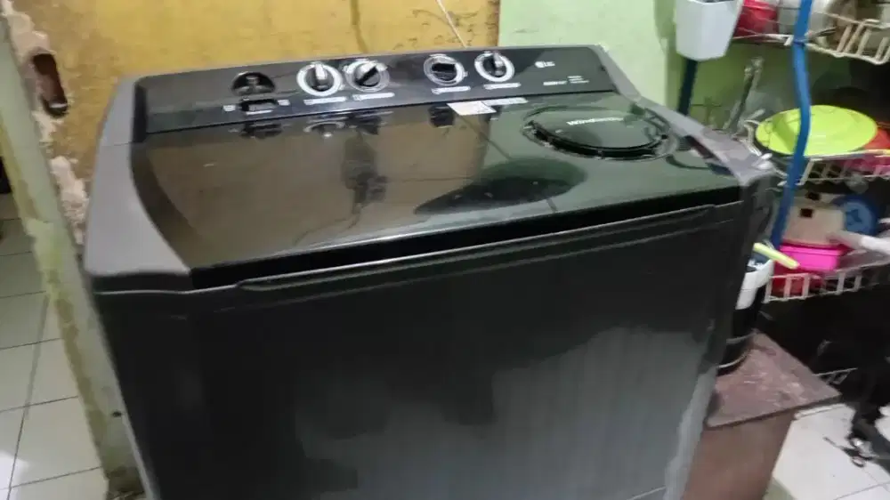 LG Mesin Cuci 2 Tabung 18kg