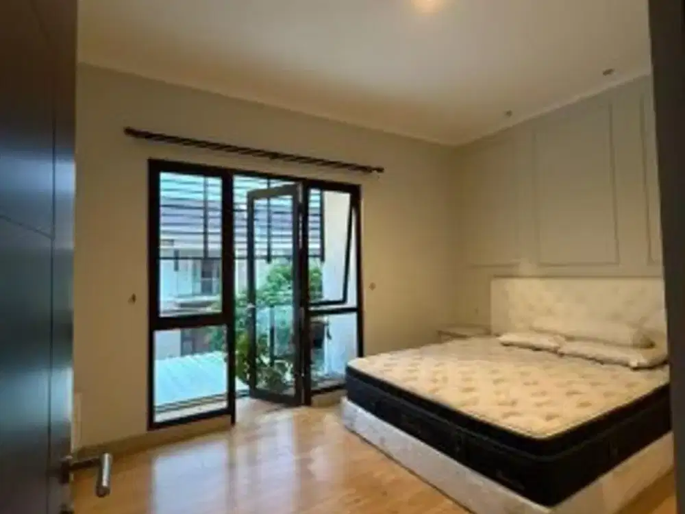 Dijual Rumah di Summarecon Bekasi, Siap Huni, Luas Tanah 104M2, Shmfull Furnished Nyaman untuk Keluarga, Hanya 2Km Dari Tol Bekasi Barat