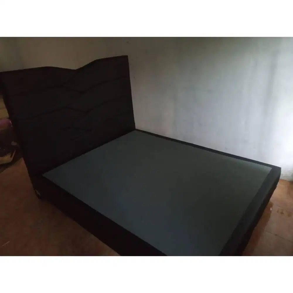 Dipan Kasur Merk Comforta Ukuran 160 x 200 cm