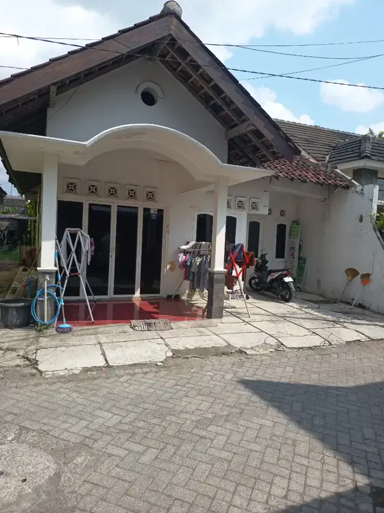 Dijual rumah private pool