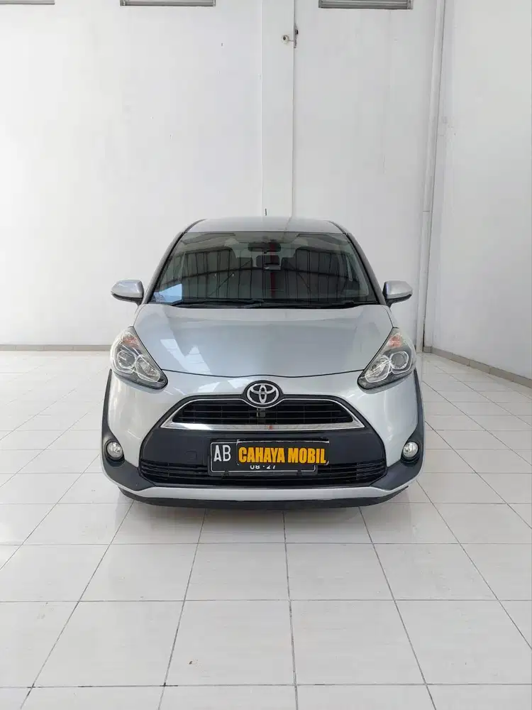 Toyota Sienta 1.5 V AT 2017