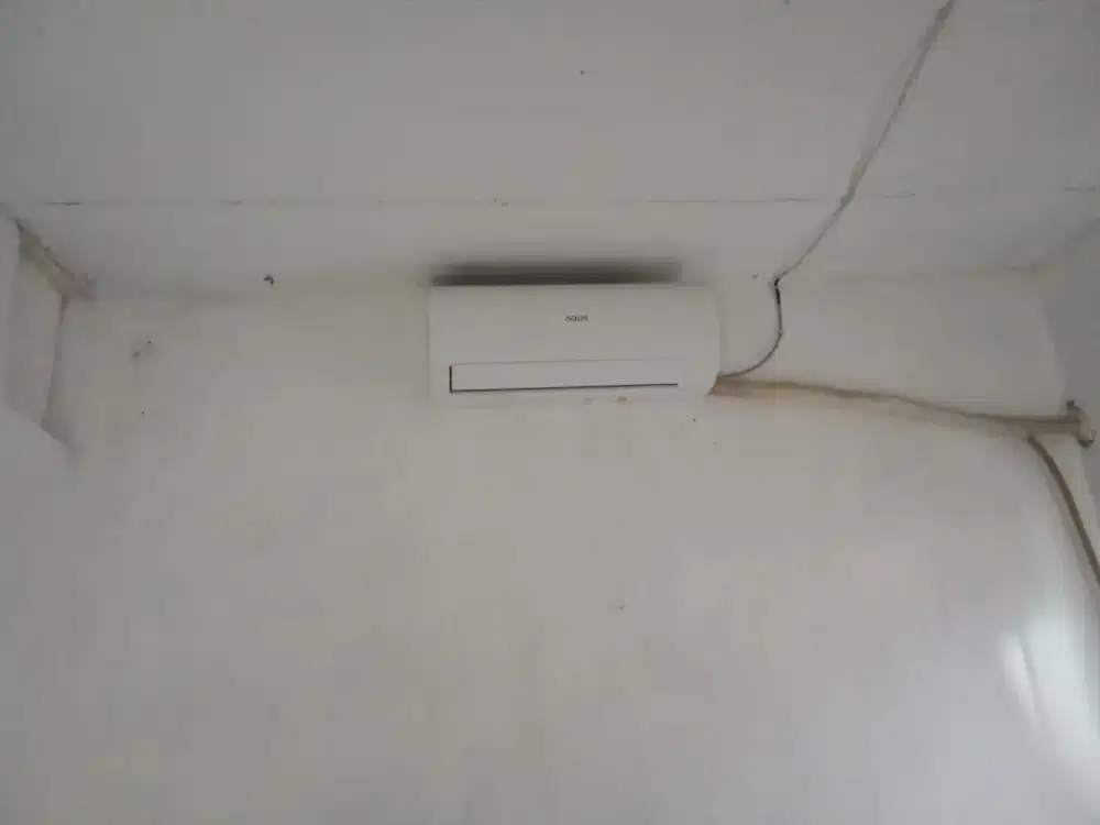 AC Split Merk Aqua 1/2PK Low Watt.