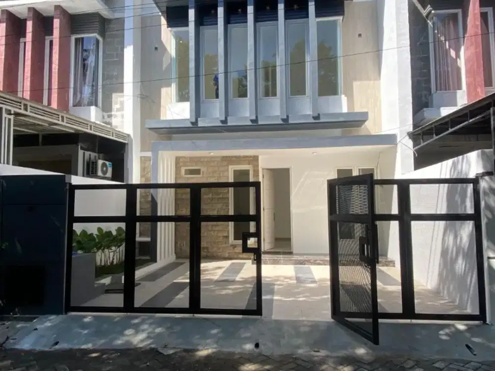 Rumah Murah Poll.. 2 Lantai  Rungkut!