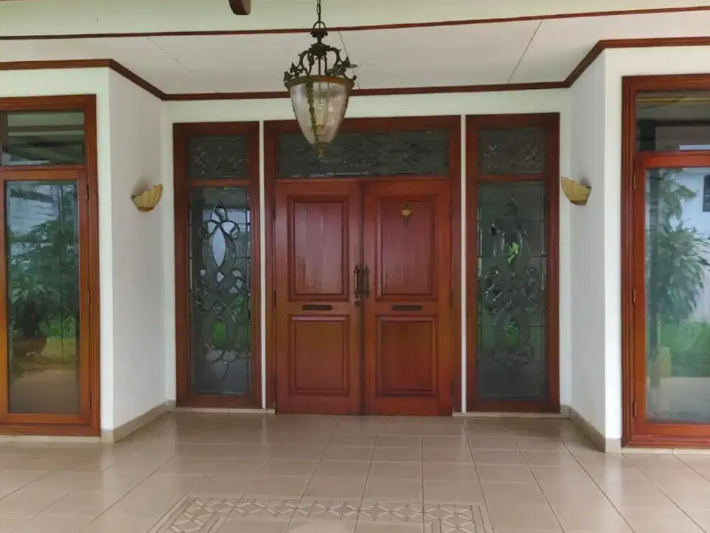 Rumah Kemang Dalam Bebas Banjir Pinggir Jalan Besar