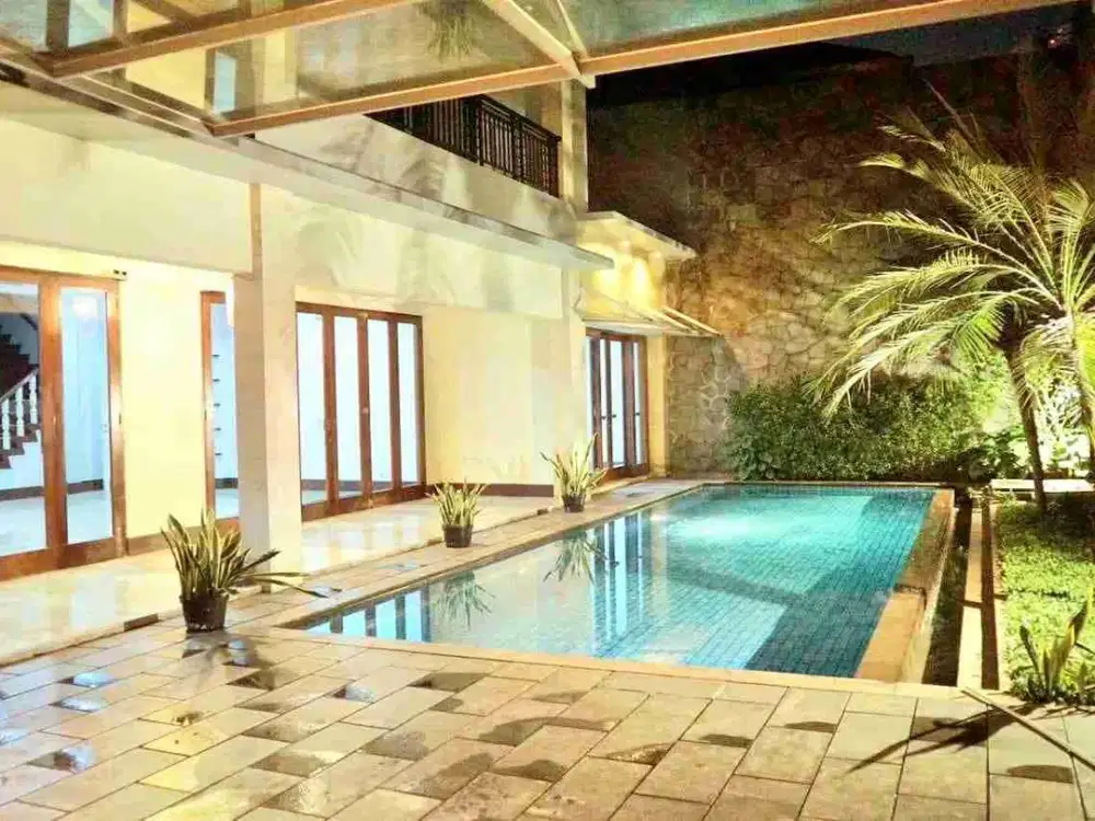 Jual Rumah Kebayoran Baru Tanah Luas Dekat Kemang