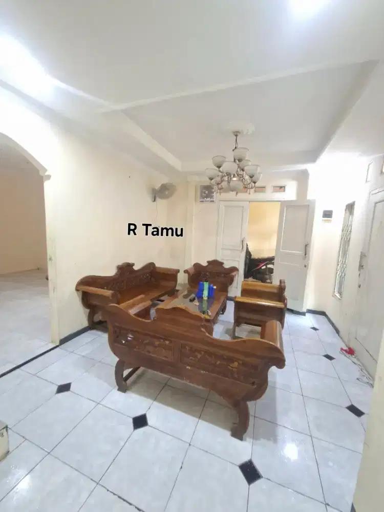 Jual Rumah nempel jalan mobil truk dekat ke mana2