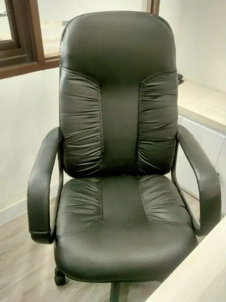 Kursi Kantor 2 Tipe
