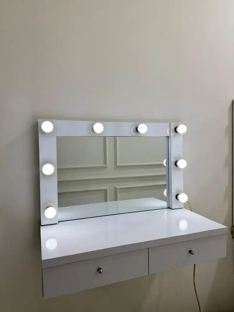 Kaca Rias / Vanity Mirror