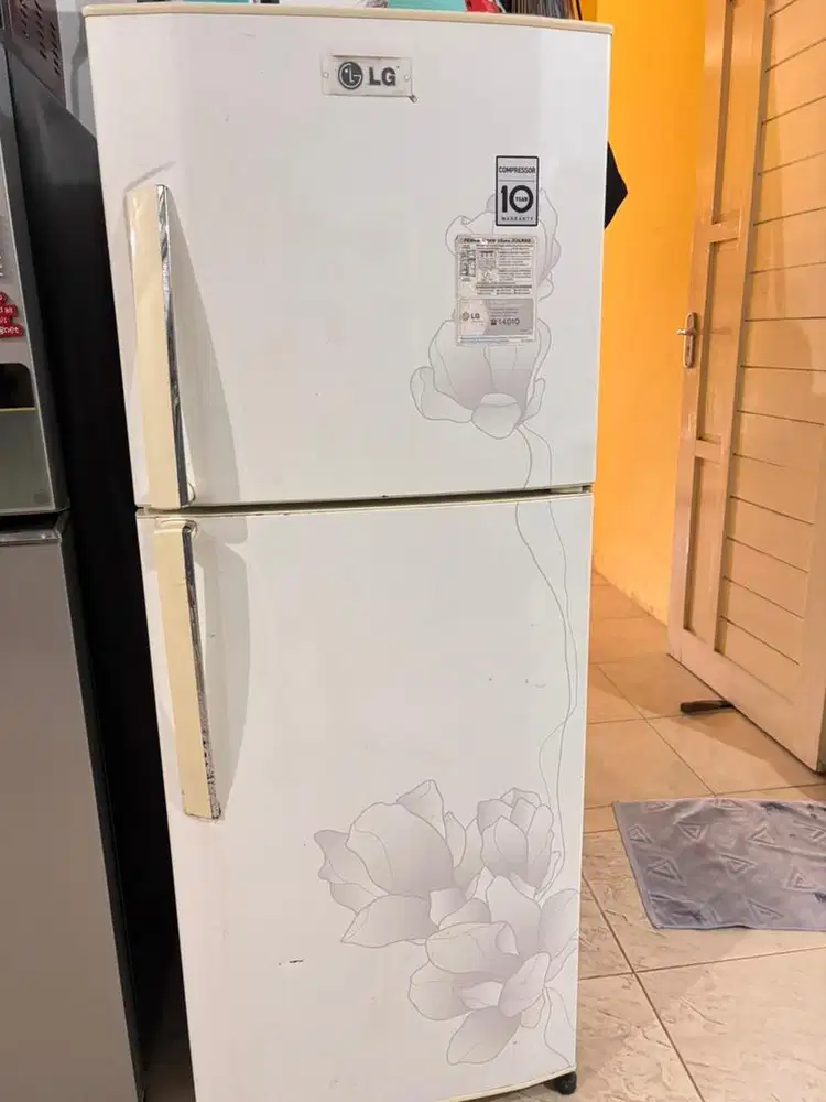 Di Jual Kulkas 2 pintu