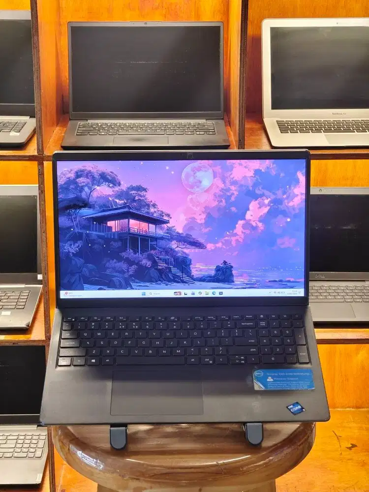 Laptop Dell Inspiron 3511 Core i5 1135G7 Iris Xe FHD