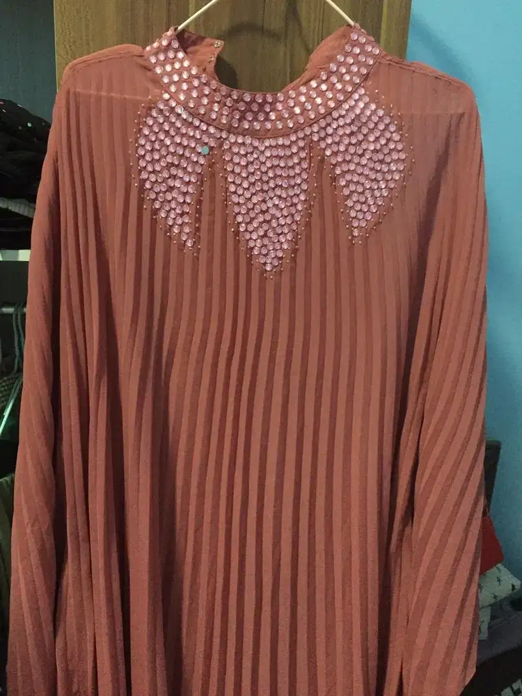 Di jual kaftan warna dusty pink