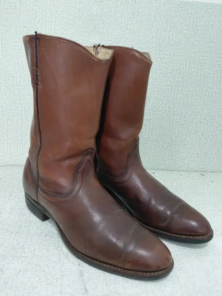 Redwing model pecoz 8060 coklat tua
size 44 insole 28.5 cm