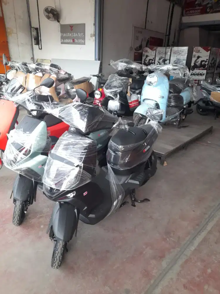 Sepeda Listrik OTObot Hemat BBM Ramah Lingkungan