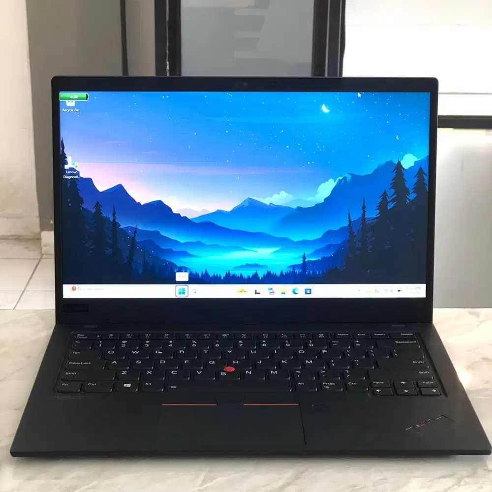 Lenovo ThinkPad X1 Carbon 7th Gen Core i7 16GB//256GB Desaign Editing