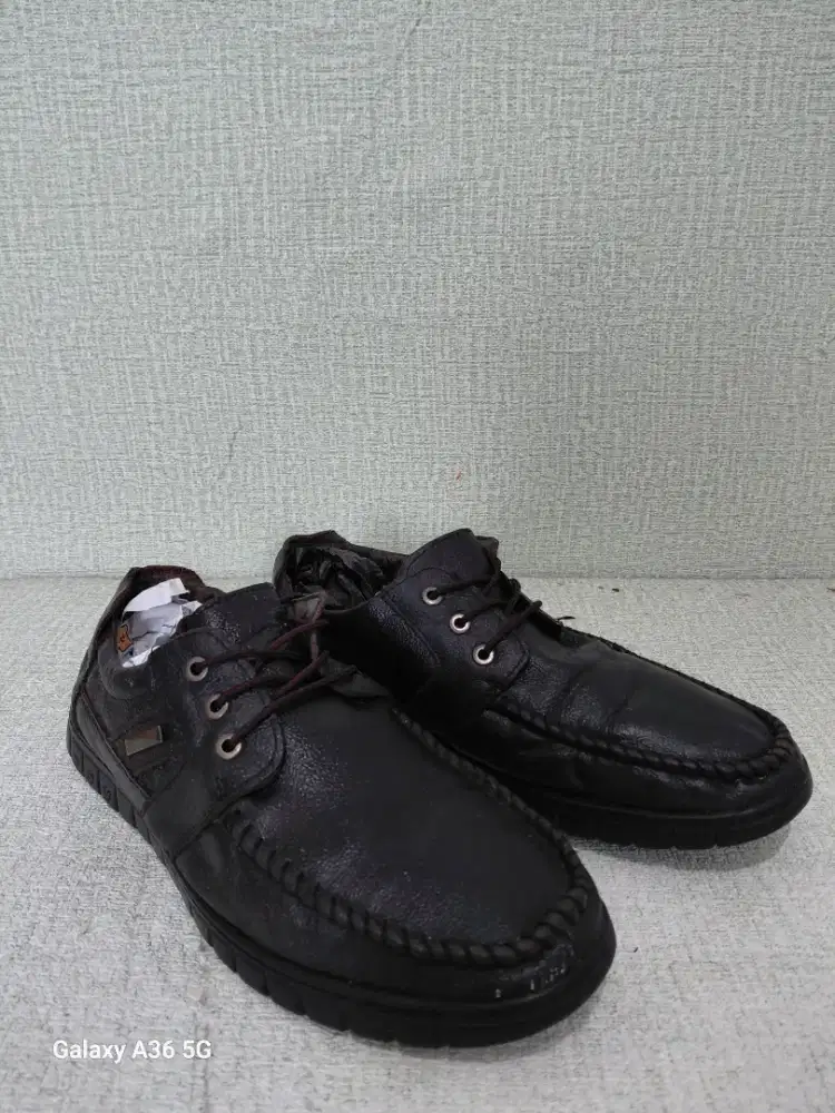 City golf fullblack
size 42 insole 26.5 cm