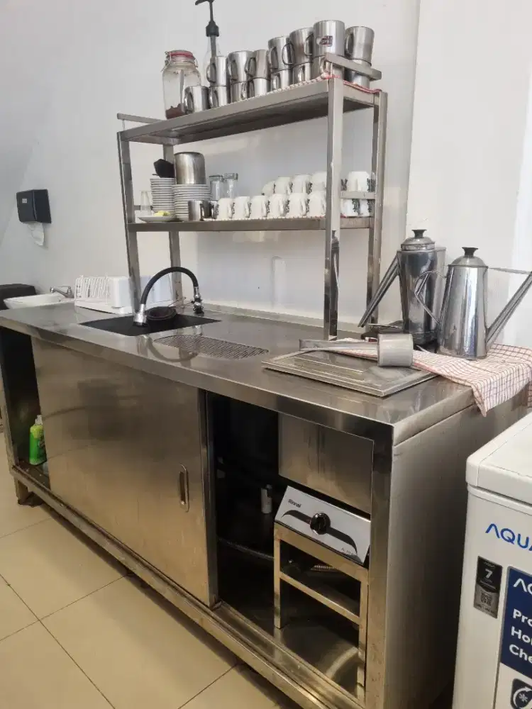 Meja bar stainless buat minuman bekas kopitiam