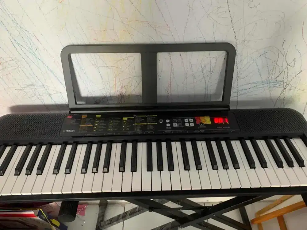 Yamaha Keyboard PSR F52