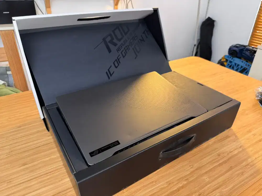Asus ROG Zephyrus G14 Ryzen 7 (Anime Matrix)