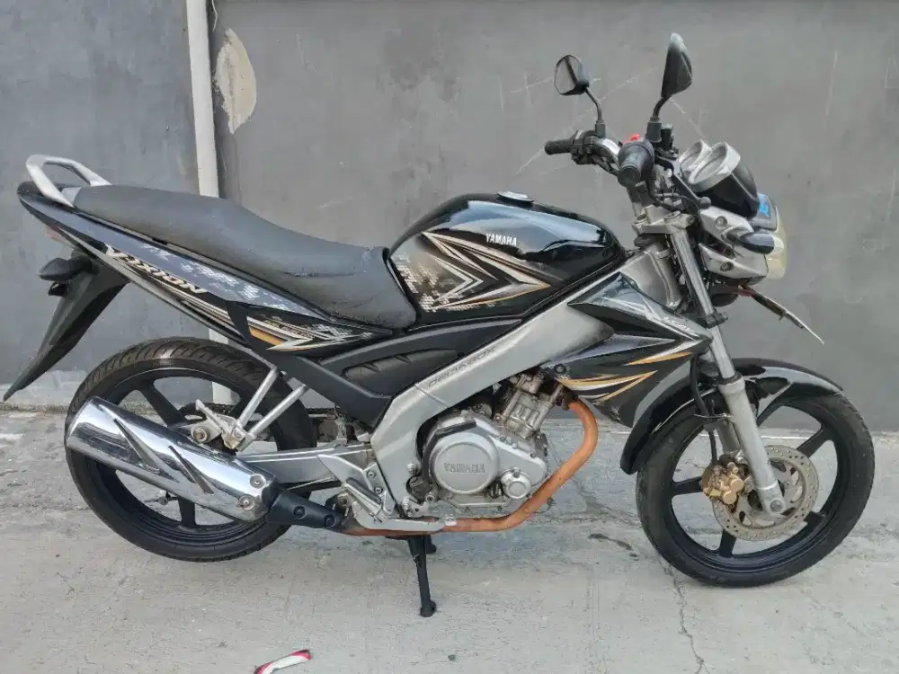 Yamaha Vixion old tahun 2009 di Tangerang