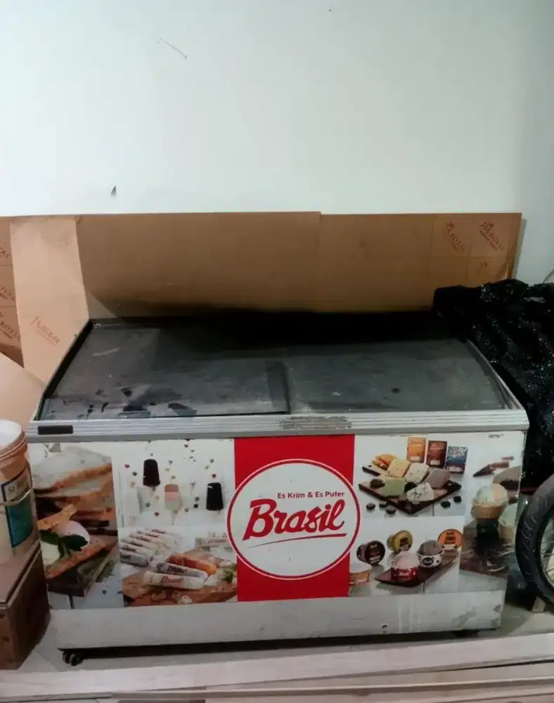 Dijual Freezer Es Krim Sliding Glass bekas