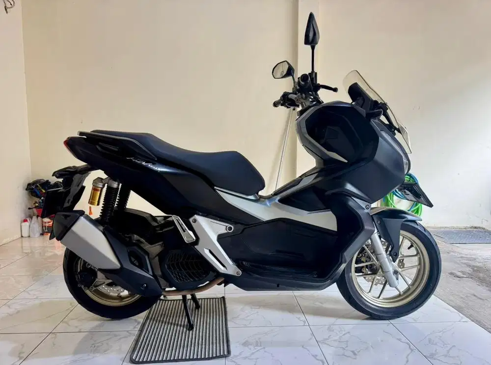 Honda ADV 150 CBS ISS Keyless MULUSSS Pajak Hidup Panjang