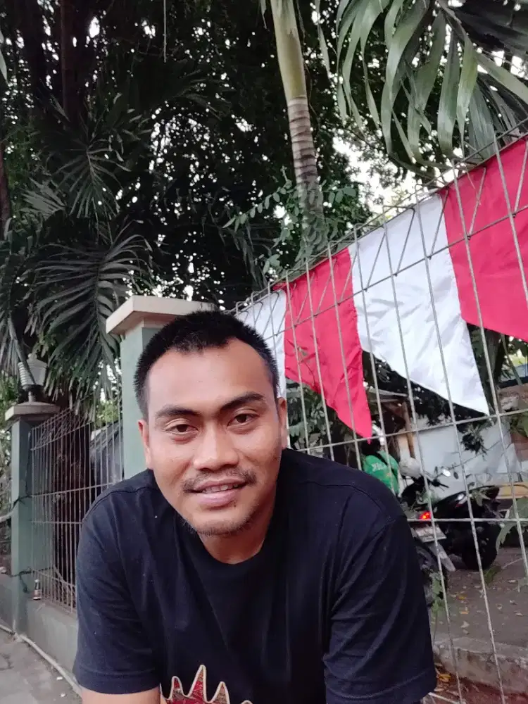 Driver dan pengawal pribadi