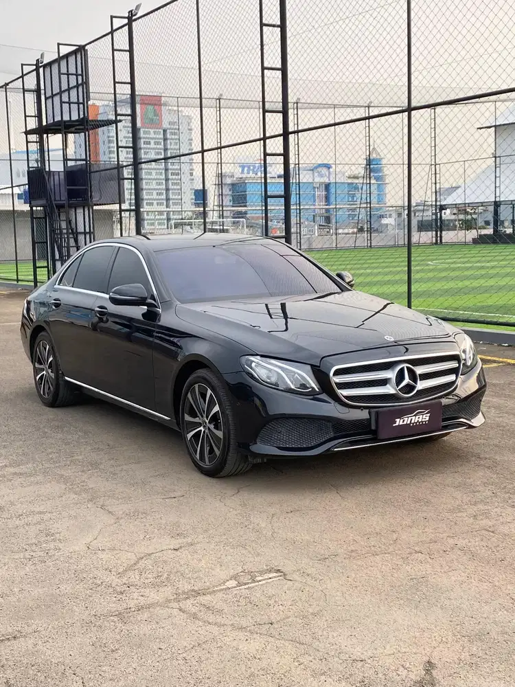 MERCY E200 AVG 2019 HITAM