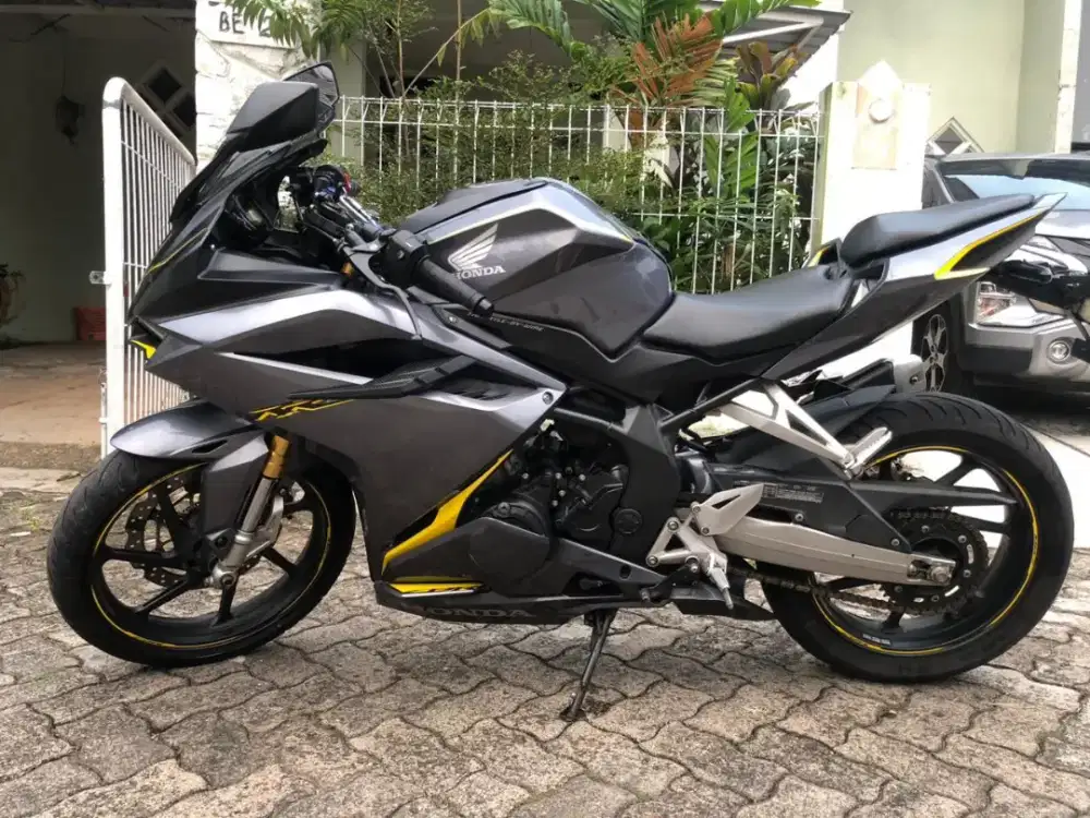CBR 250RR ABS Abu Abu / Grey 2017
