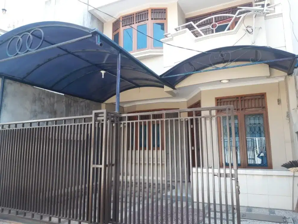 Murah !! DISEWAKAN RUMAH 2 LANTAI DI KELAPA GADING