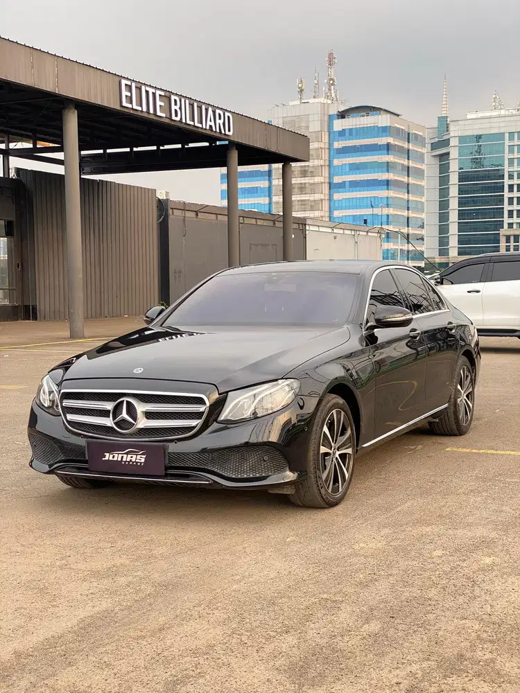 MERCY E200 2019 AVG HITAM #E 200
