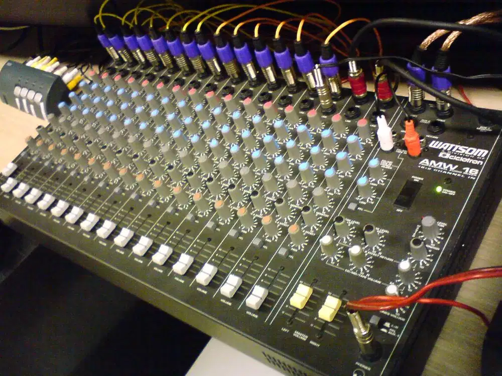 Dicari teknisi audio berpengalaman