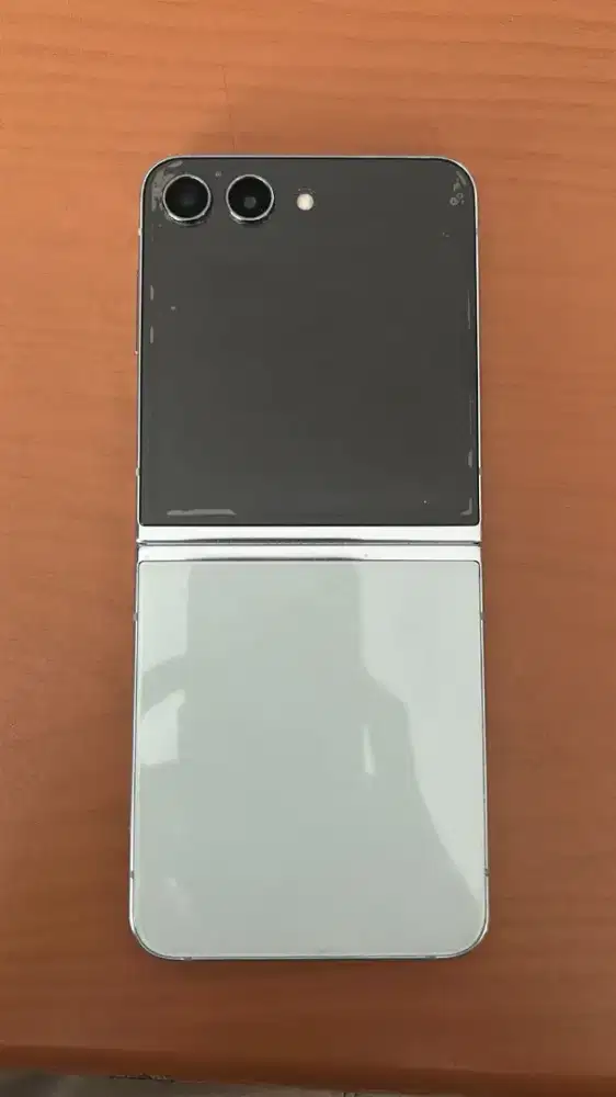 Dijual samsung flip 5