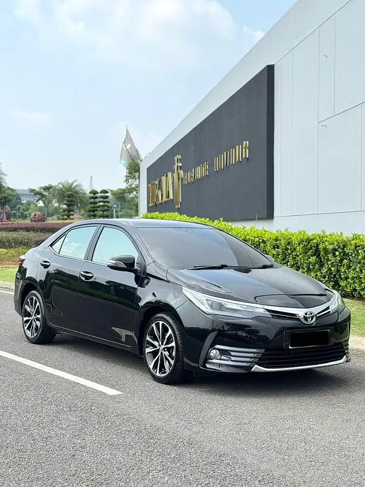KM LOW! Toyota Corolla Altis 1.8 V A/T 2017