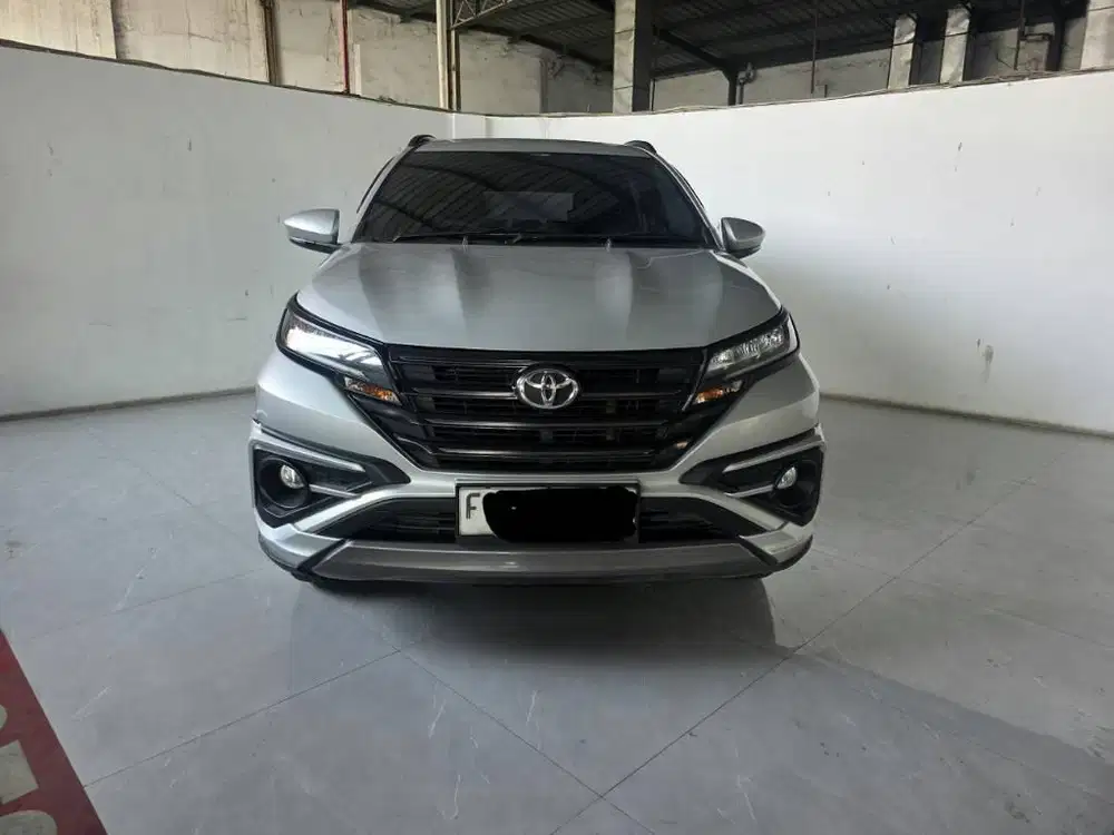 Toyota Rush GR Sport MT ( Manual ) 2022 Silver Plat Genap Km 58rban