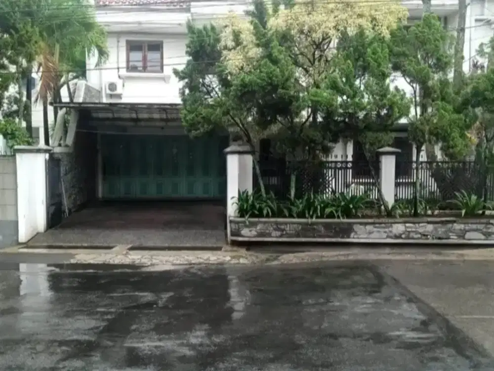 ISTIMEWA ! RUMAH TERAWAT DENGAN LINGKUNGAN NYAMAN DAN TENANG DI CIJAGRA KOTA BANDUNG