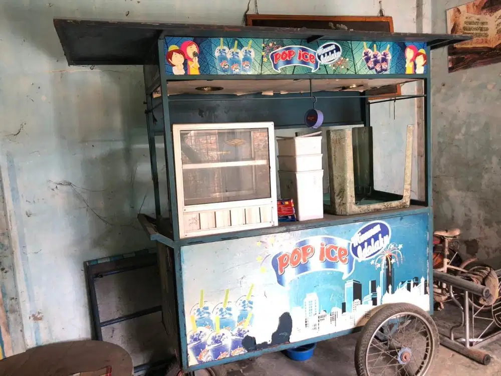 GEROBAK STANDING BOOTH