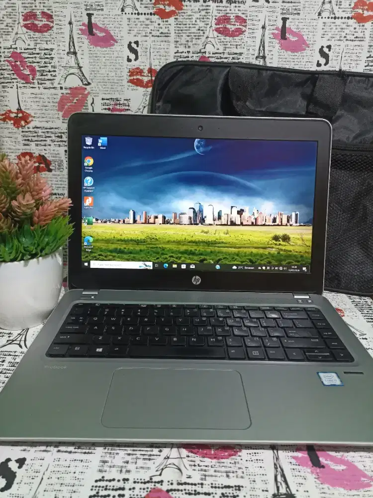 LAPTOP HP ProBook 430 G4. Corei3Gen7. RAM4GB/SSD128GB. Mulus No Minus