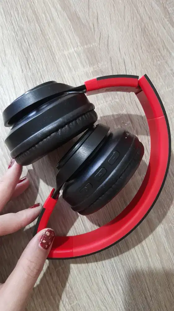 Wireless headphone bluetooth