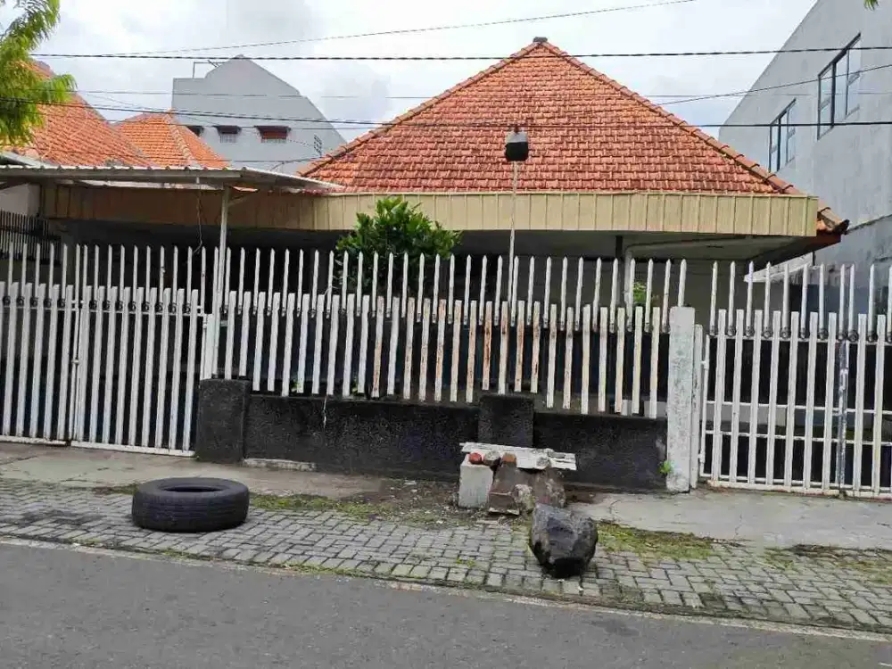 Rumah Hitung Tanah Dijual di Jl Cipunegara Surabaya Pusat