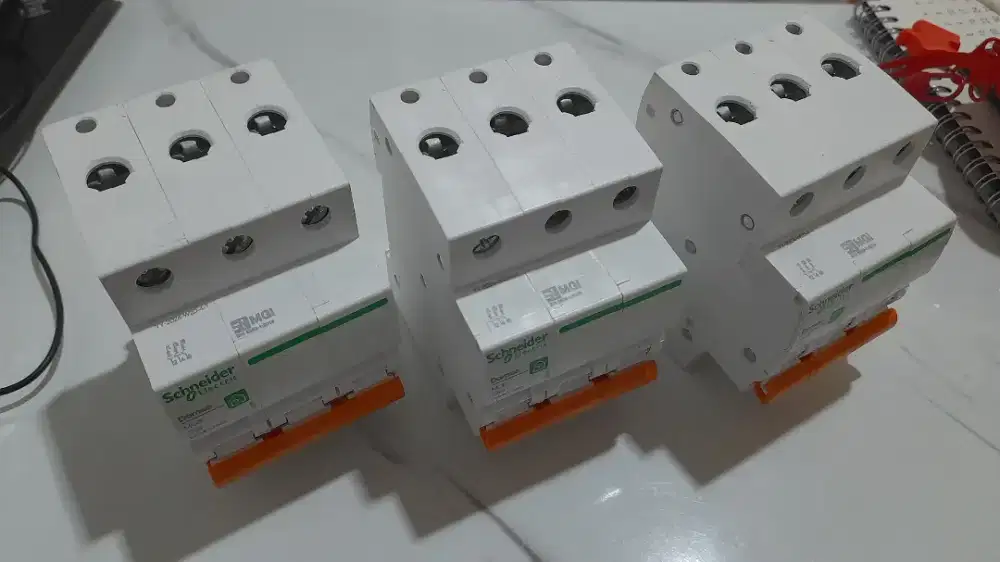 MCB 63 ampere Schneider Electric satuan