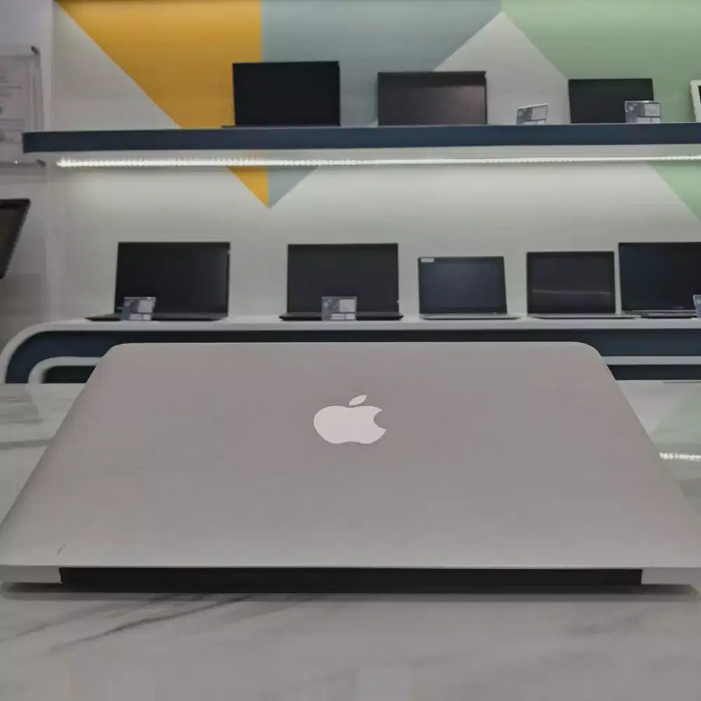 MacBook MB08 Core i5 SSD 128GB Ringan Elegan Siap Pakai